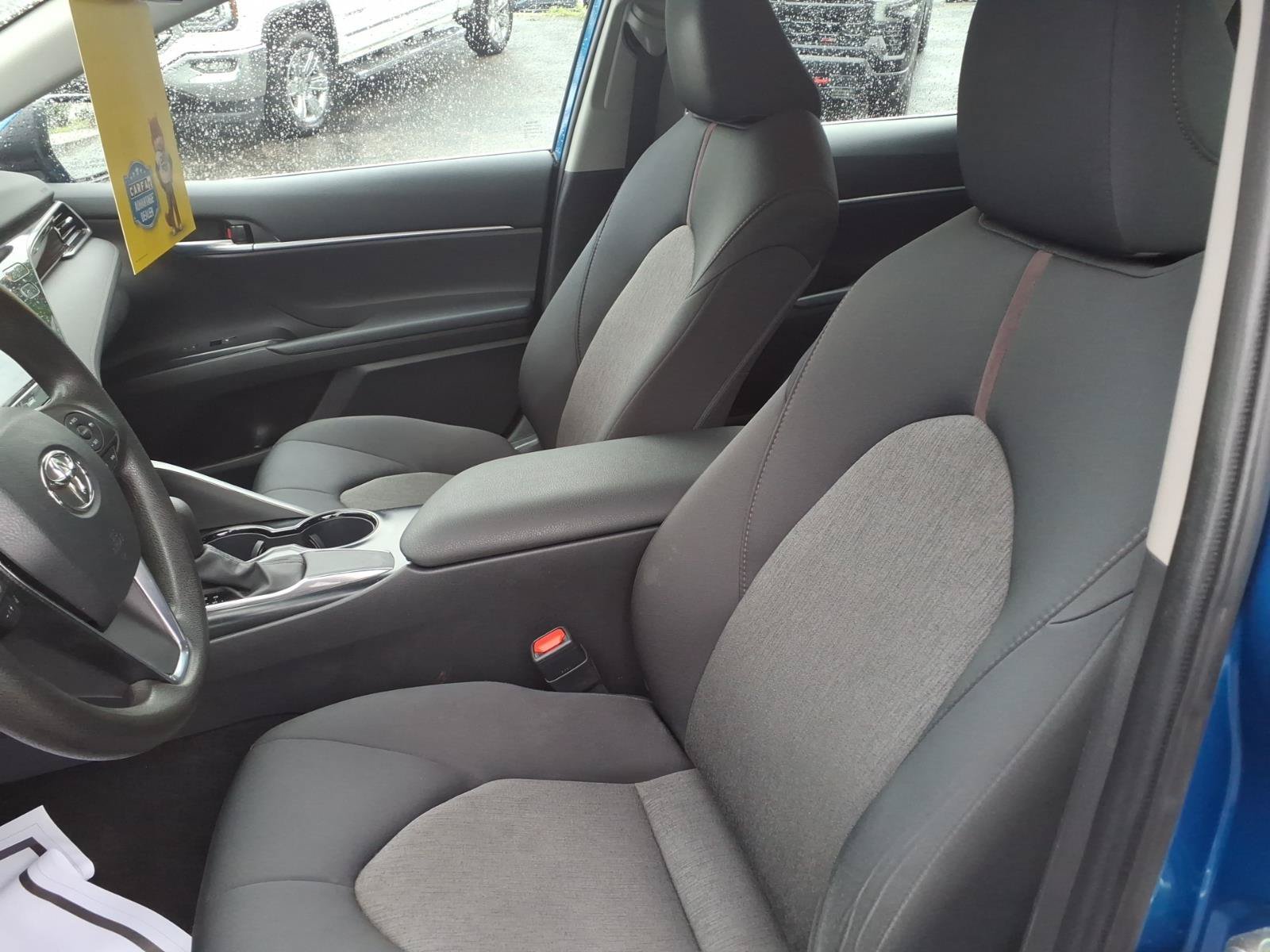 2020 Toyota Camry LE - Photo 10