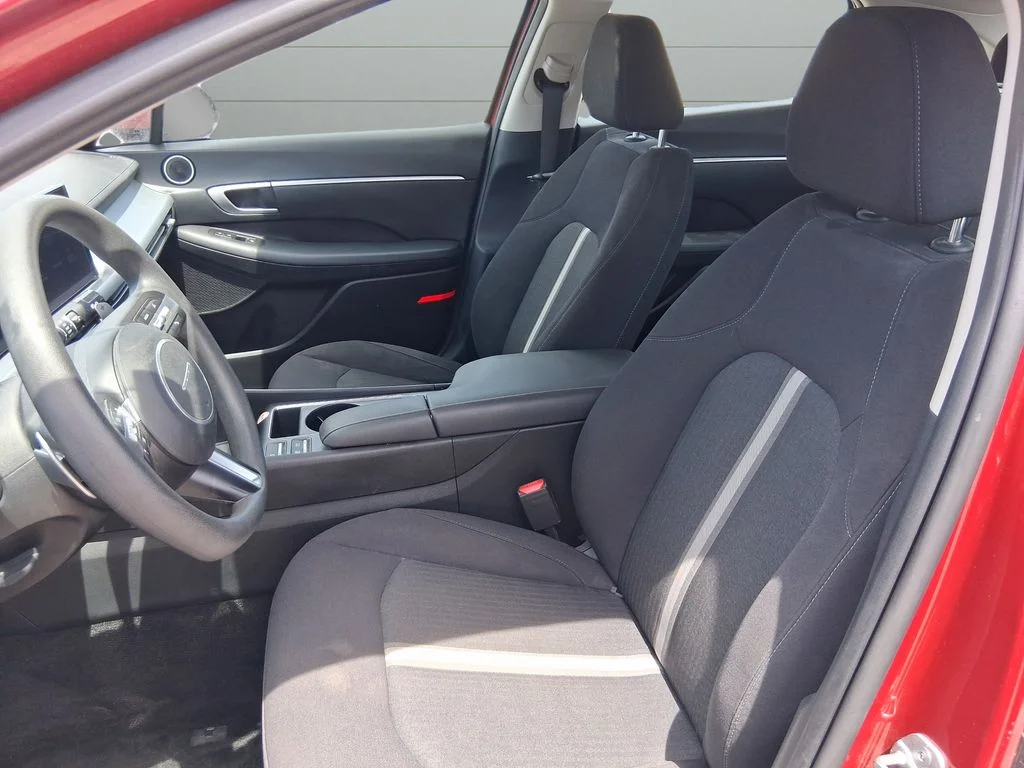 Used 2024 Red Hyundai SEL image 10