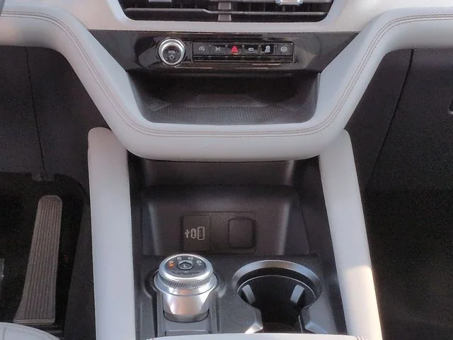New 2026 Star White Metallic Tri-Coat Ford Active image 19