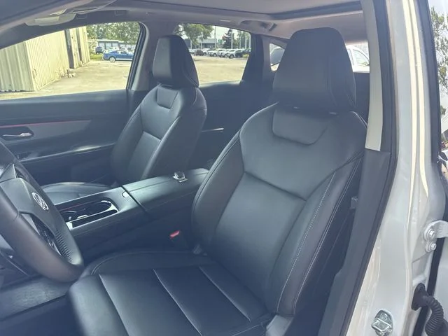Used 2025 White Nissan SL image 15