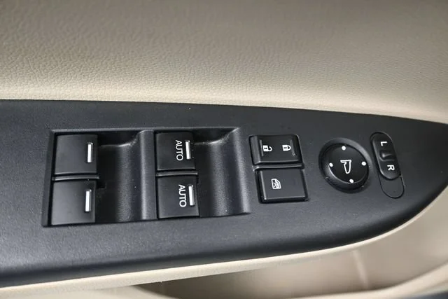 Used 2017 -select- Honda EX-L image 12