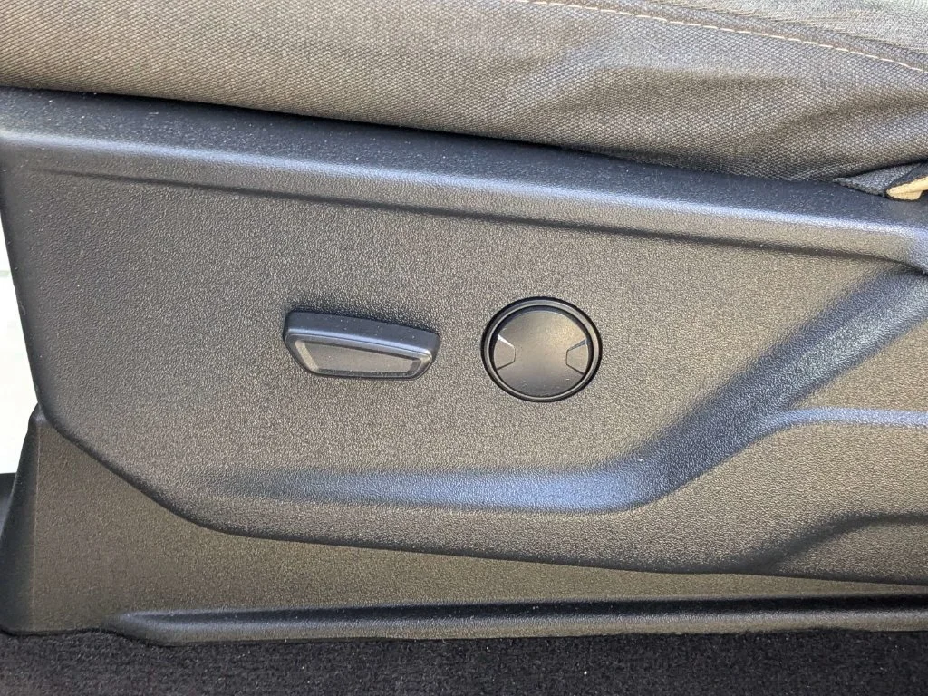 Used 2023 Oxford White Ford XLT image 19