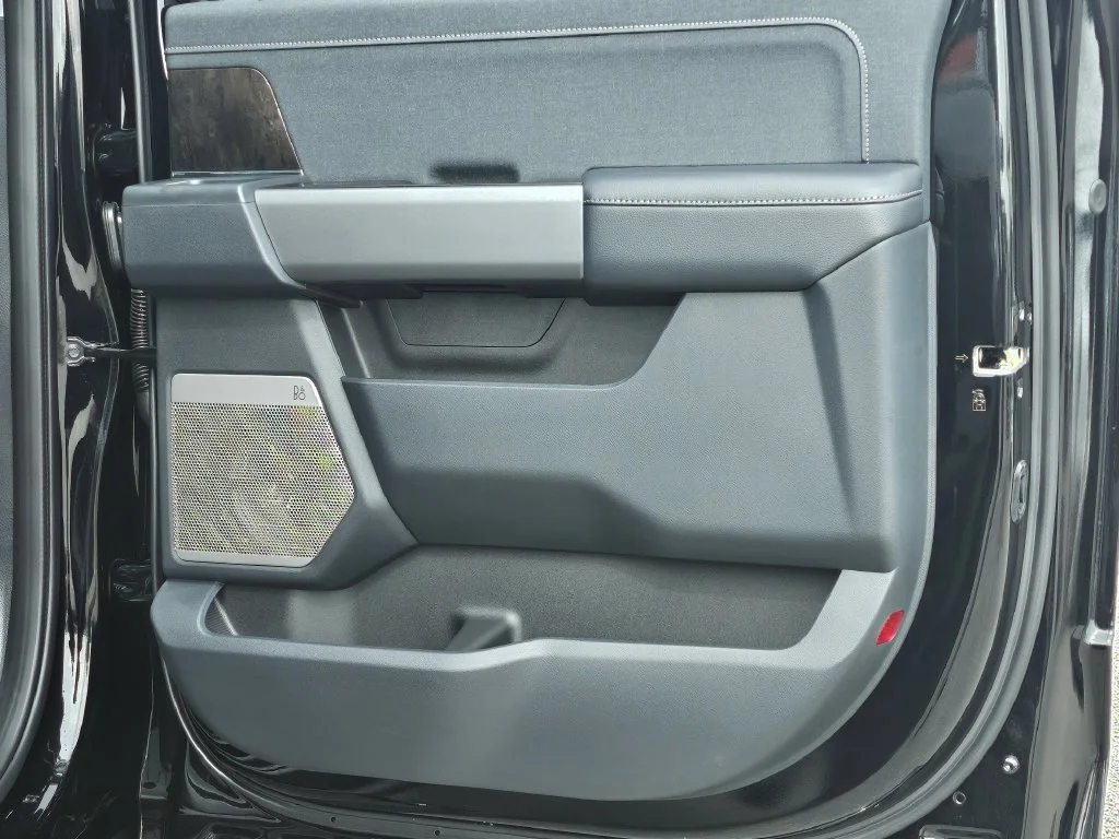 New 2026 Agate Black Metallic Ford F-250® Lariat® image 43