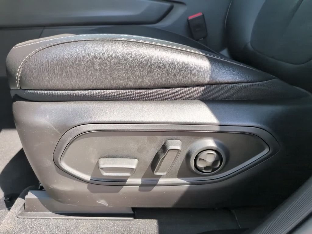 New 2026 White Jeep Altitude image 18