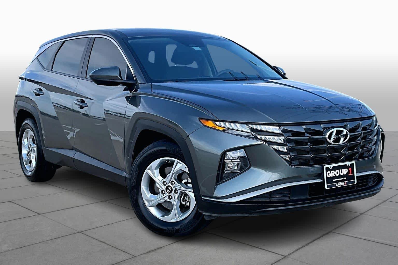 Used 2023 Amazon Gray Hyundai SE image 3