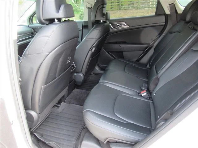Used 2025 White Kia SX image 36