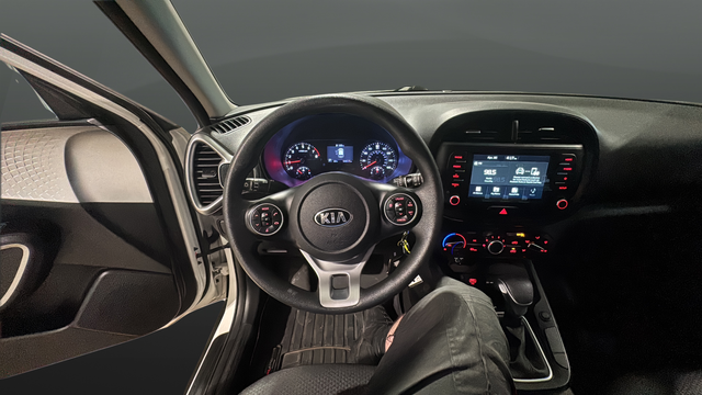 Used 2020 Snow White Pearl Kia LX image 15