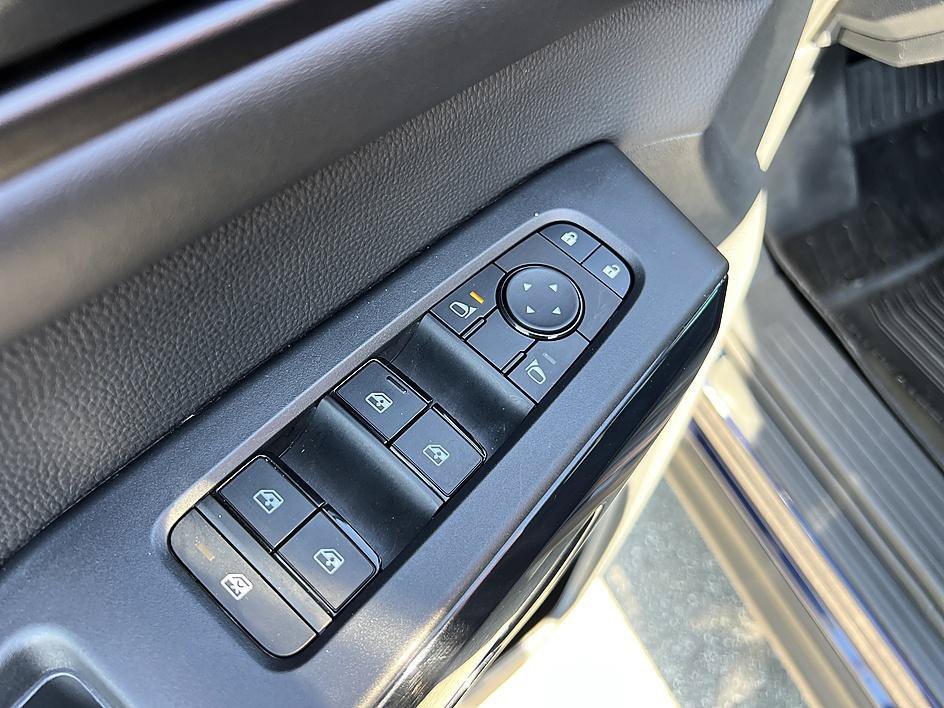 Certified Used 2025 Deep Ocean Blue Pearl Nissan SV image 20
