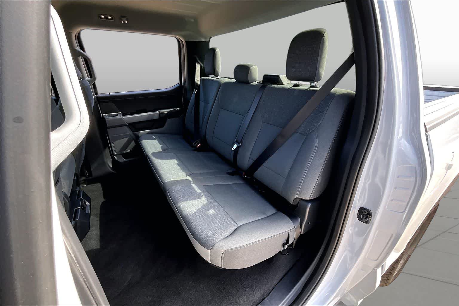 Used 2025 Space White Ford XLT image 21