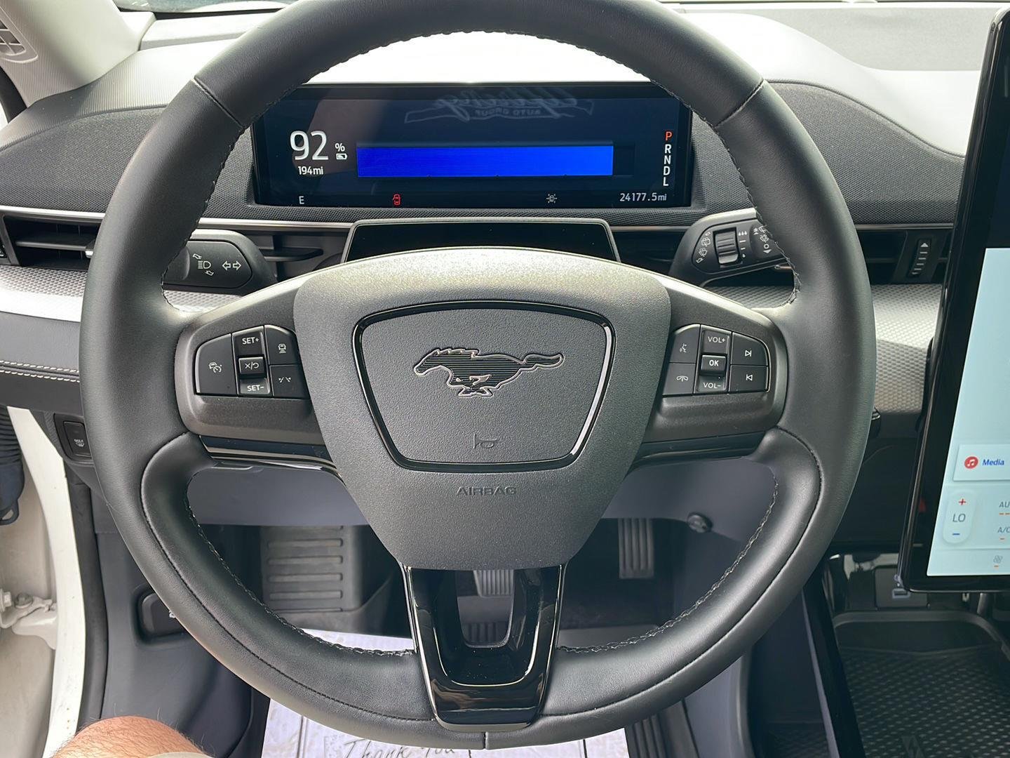 Used 2023 Star White Ford Select image 14