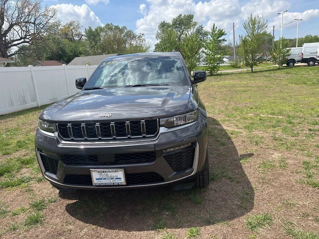New 2026 Baltic Gray Metallic Clearcoat Jeep Limited image 3
