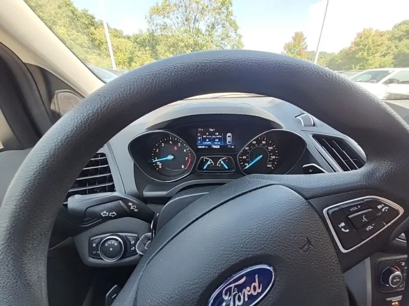Used 2017 Red Ford SE image 10