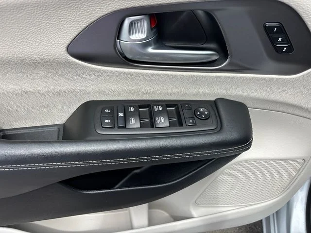 Used 2024 Silver Chrysler Touring L image 16