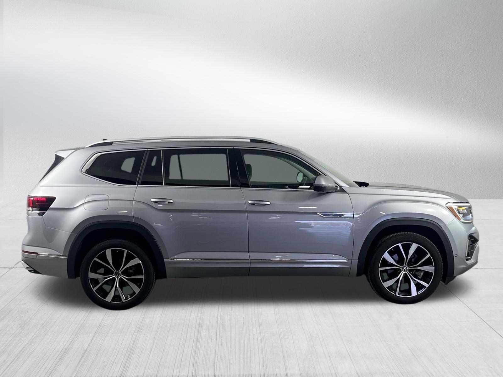 2024 Volkswagen Atlas SEL Premium R-Line - Photo 8