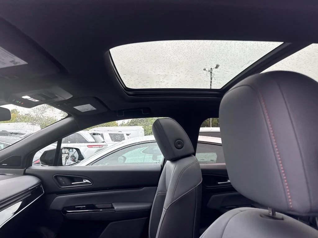 Used 2025 Silver Honda Touring image 4