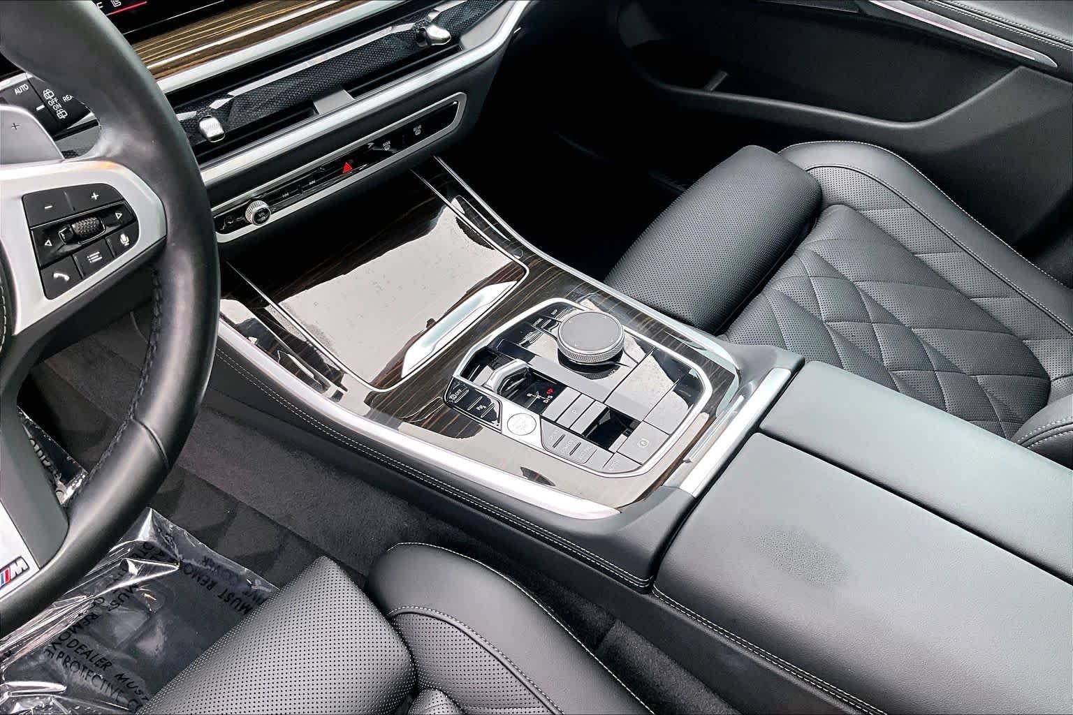 Used 2024 Manhattan Green Metallic BMW sDrive40i image 15