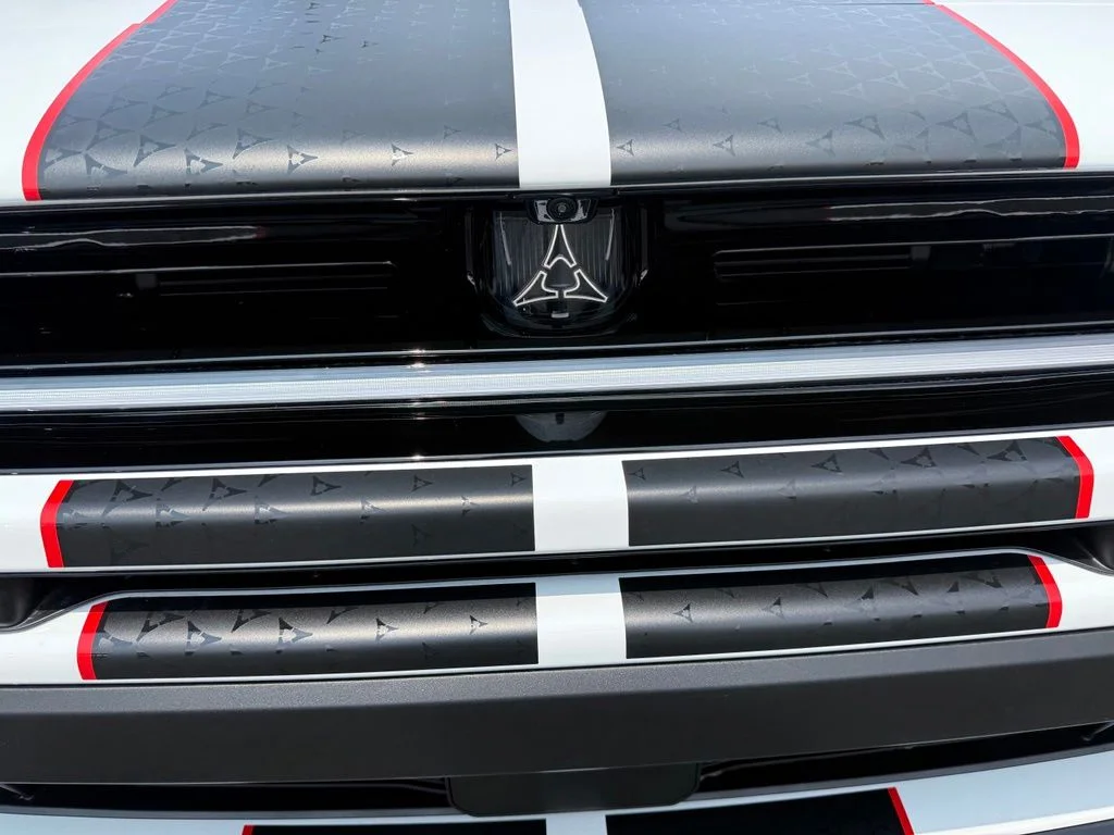 New 2027 White Knuckle Exterior Paint Dodge R/T Plus image 4