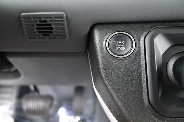 Used 2025 Blue Land Rover S image 23