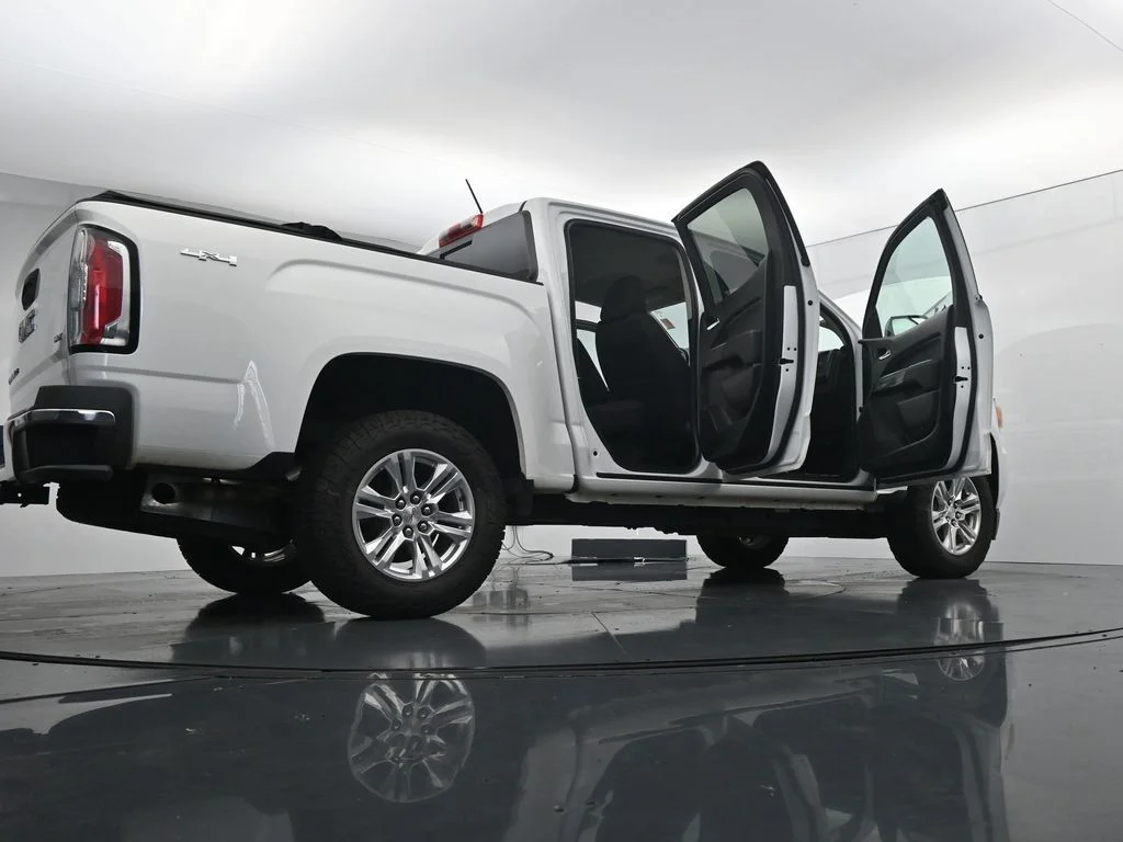 Used 2020 White GMC SLE1 image 43