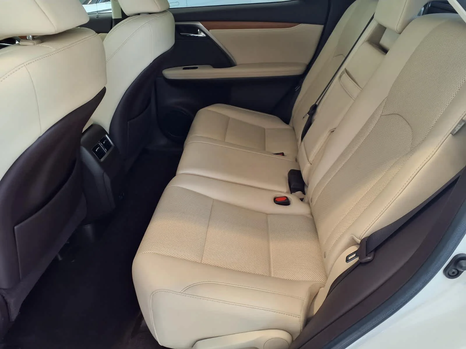 Used 2020 Eminent White Pearl Lexus  image 23