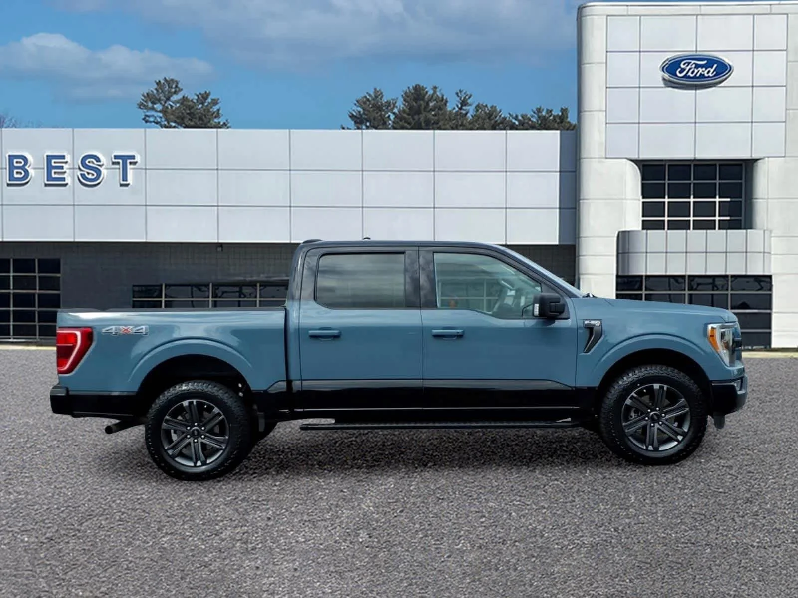 Used 2023 Area 51/Agate Black Ford XLT image 8