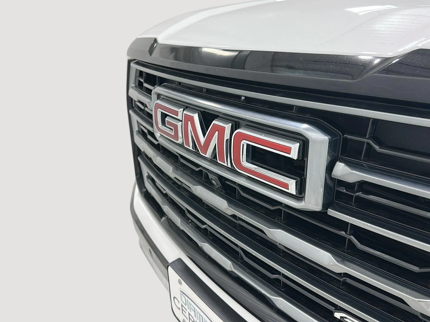 Used 2025 Summit White GMC AT4 image 27