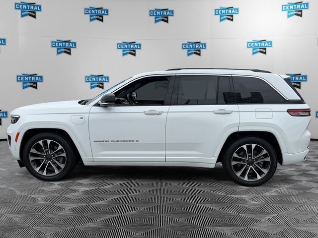 Used 2022 White Jeep Overland 4xe image 3