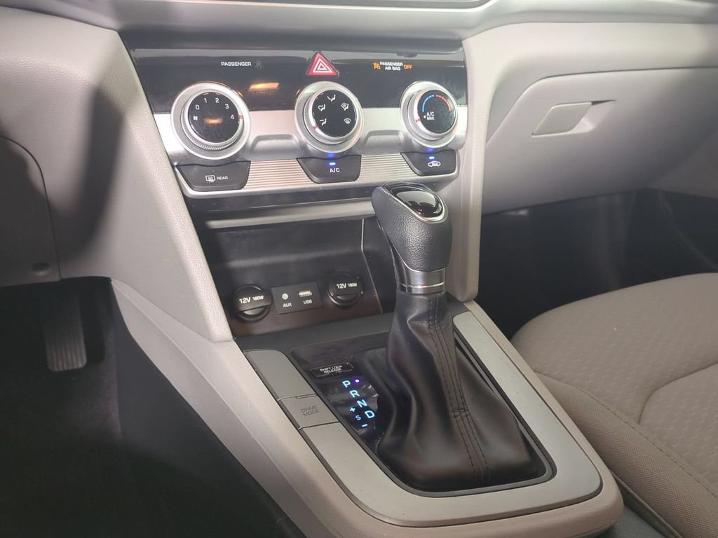 2019 Hyundai Elantra SE - Photo 19