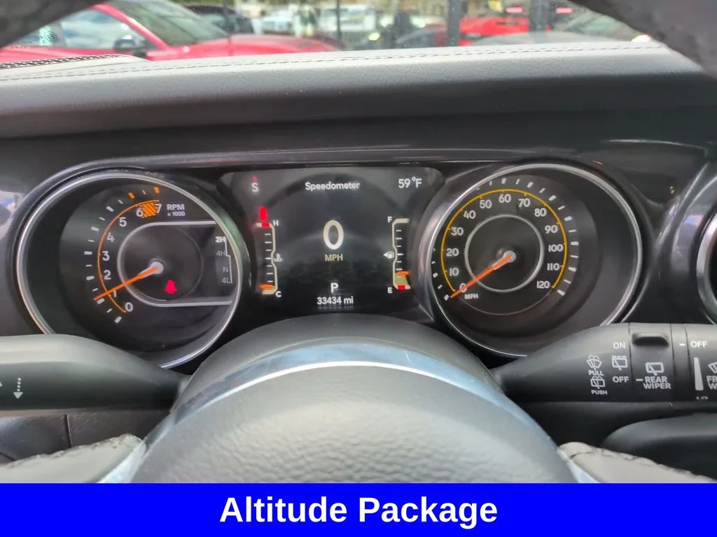 Used 2023 White Jeep Altitude image 22