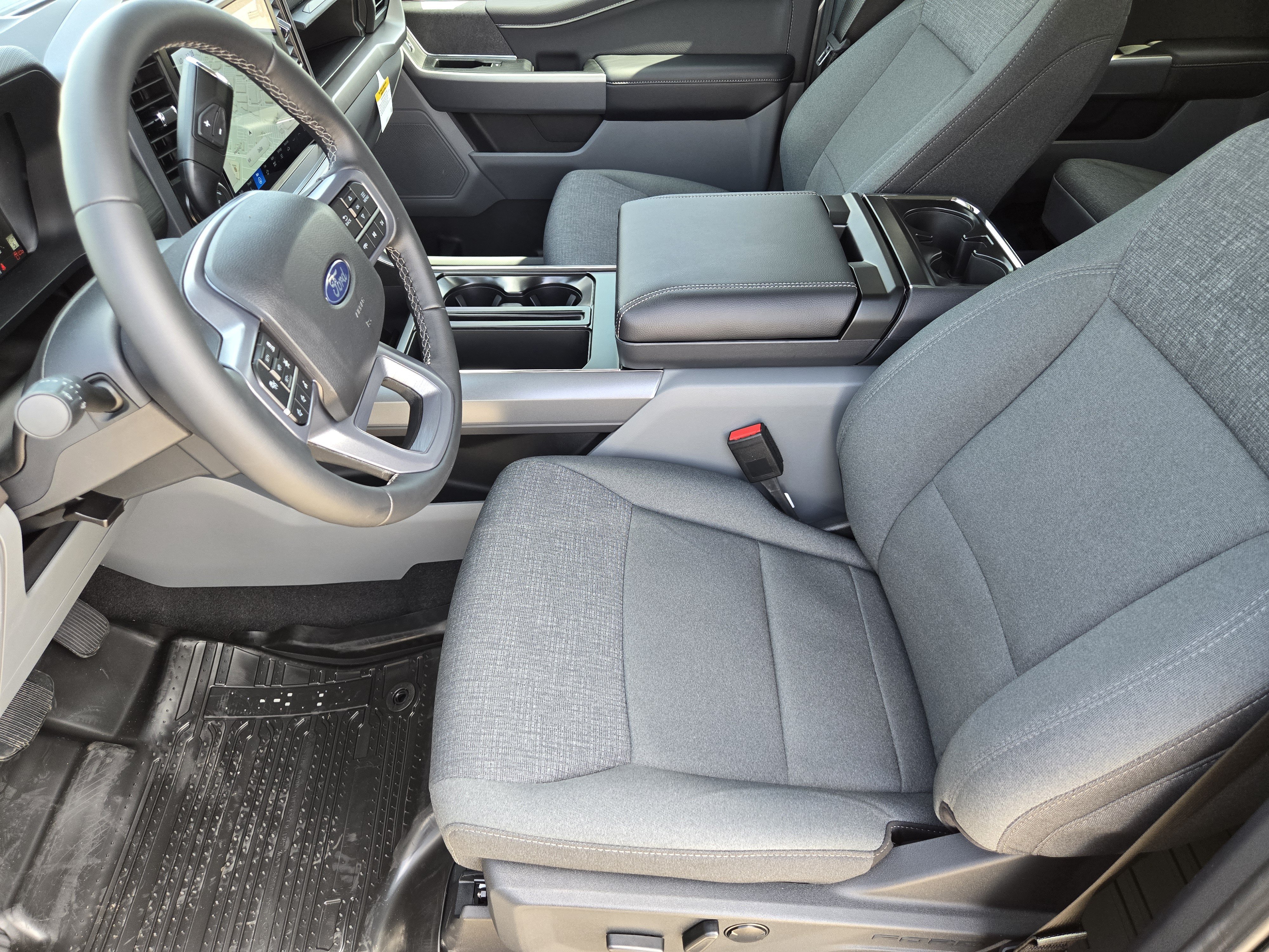 New 2026 Carbonized Gray Metallic Ford XLT image 8