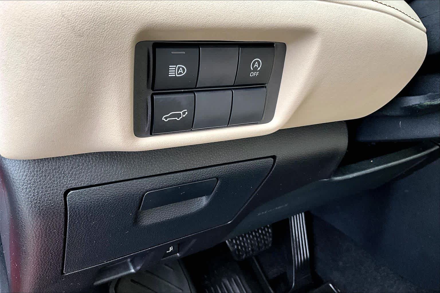 Used 2024 Ruby Flare Pearl Toyota XLE image 33