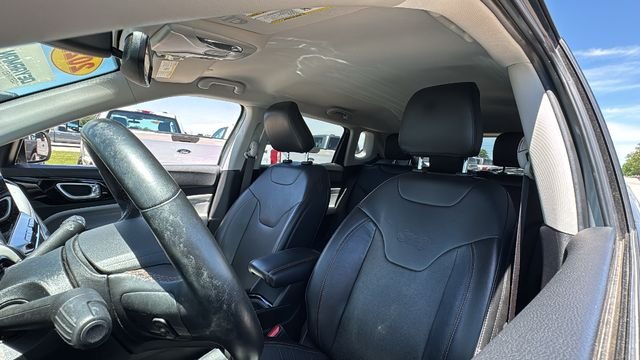 Used 2022 Silver Jeep Limited image 18