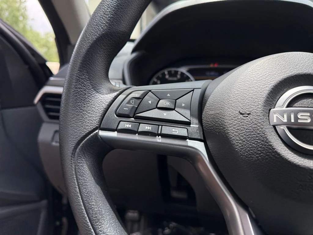 Used 2025 Black Nissan 2.5 SV image 24