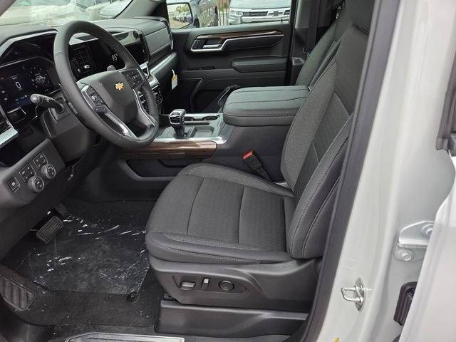 New 2026 Summit White Chevrolet LT Trail Boss image 6