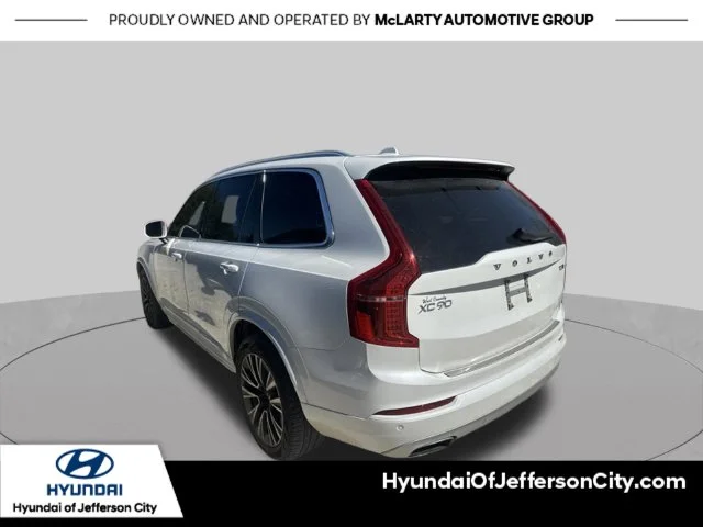 Used 2021 White Volvo T5 Momentum image 2