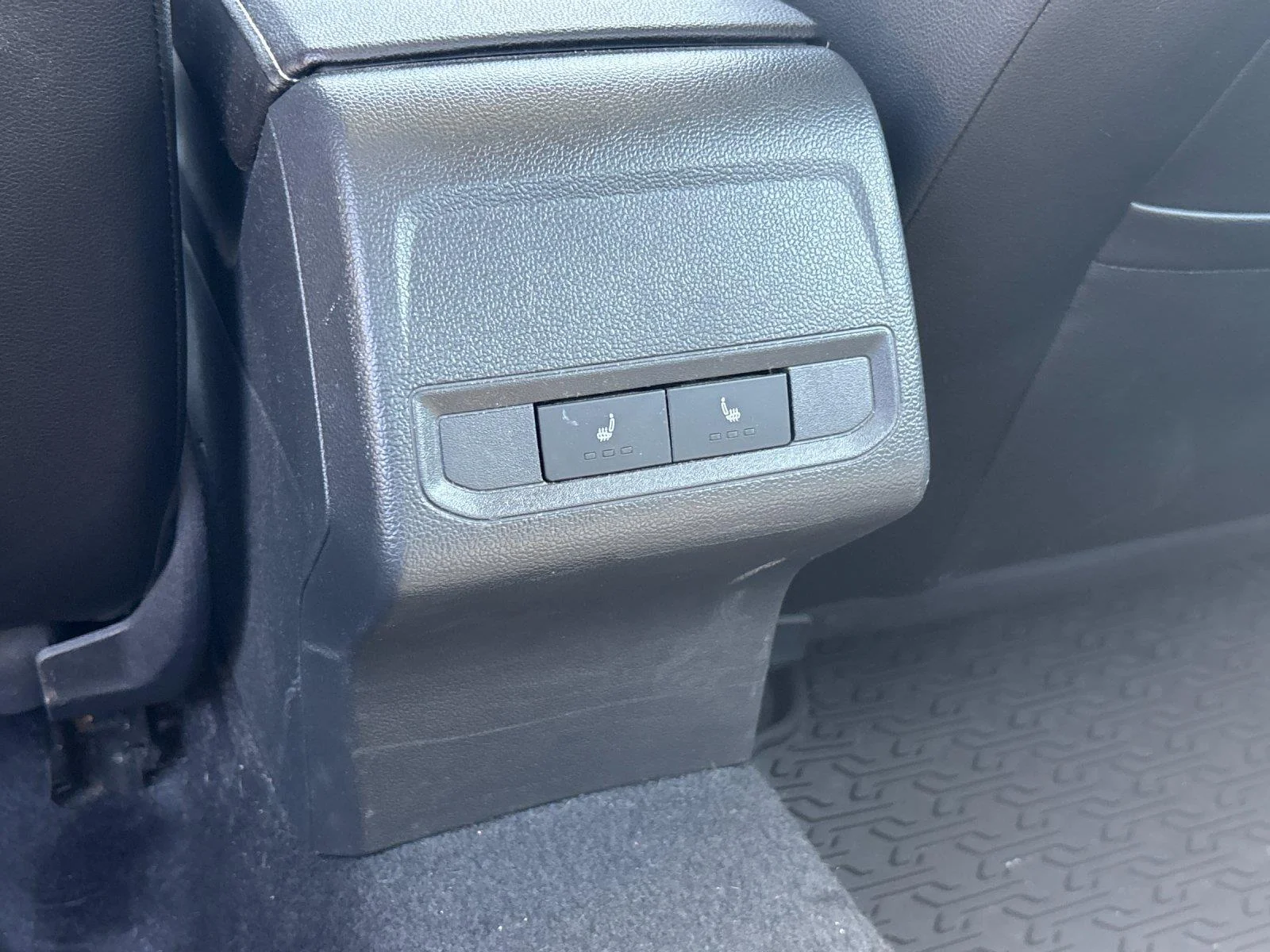 Used 2023 Platinum Gray Metallic Volkswagen SEL image 33