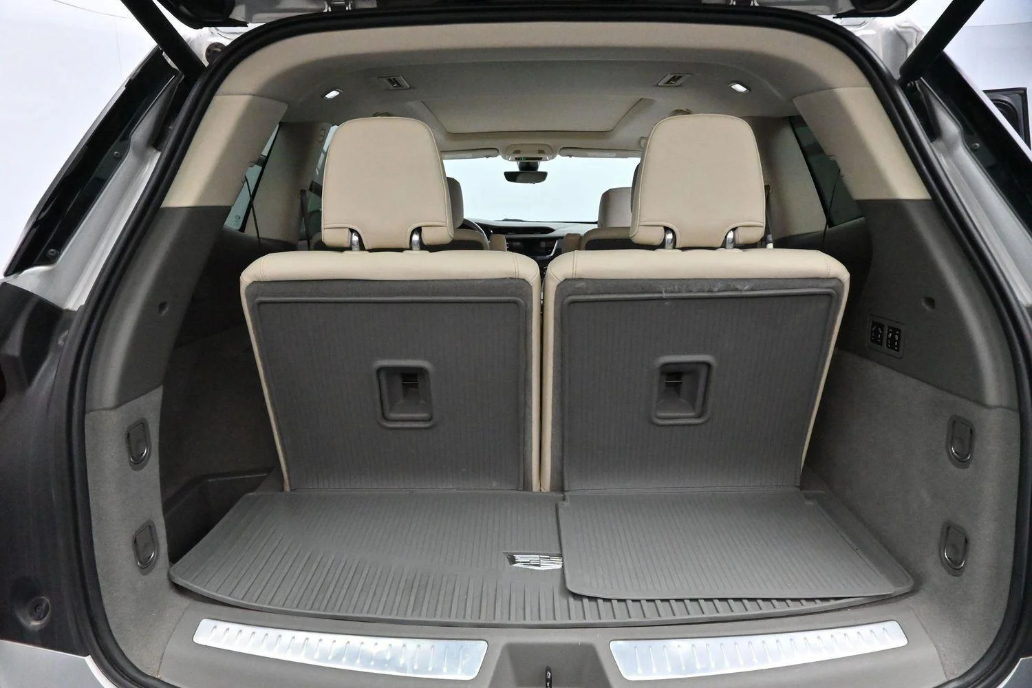 Used 2020 Radiant Silver Metallic Cadillac AWD Premium Luxury image 9