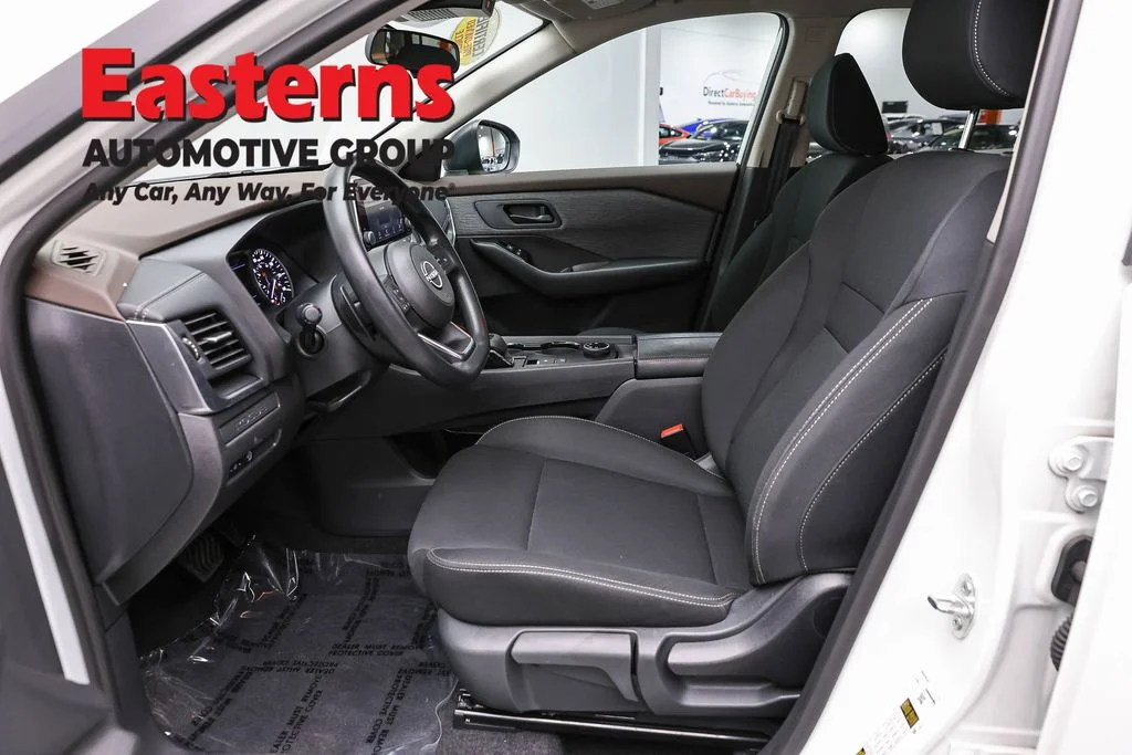 Used 2023 White Nissan S image 14