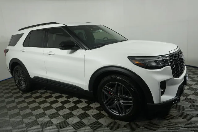 New 2026 Star White Metallic Tri-Coat Ford ST image 1