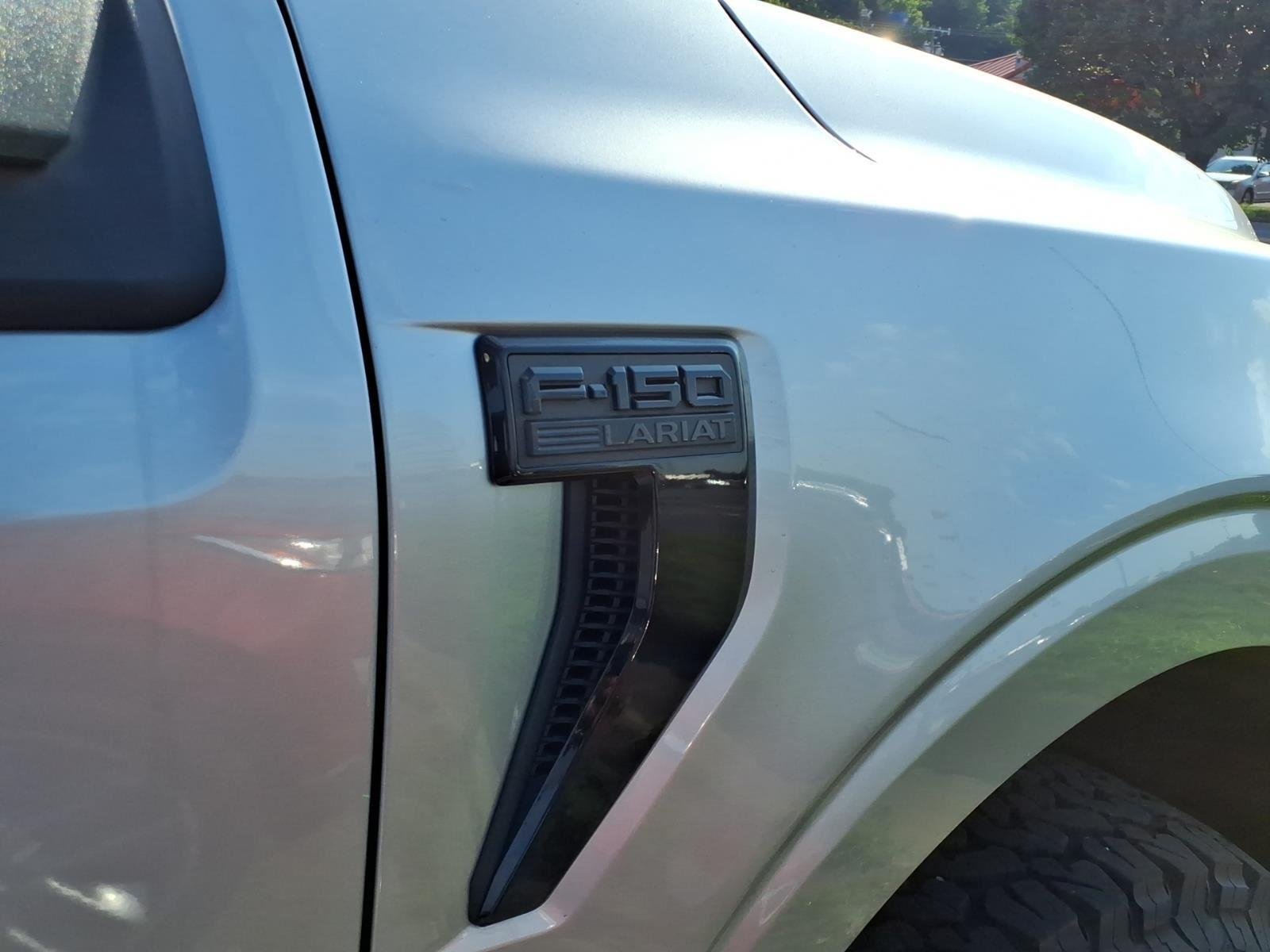 Used 2023 Iconic Silver Metallic Ford LARIAT image 8