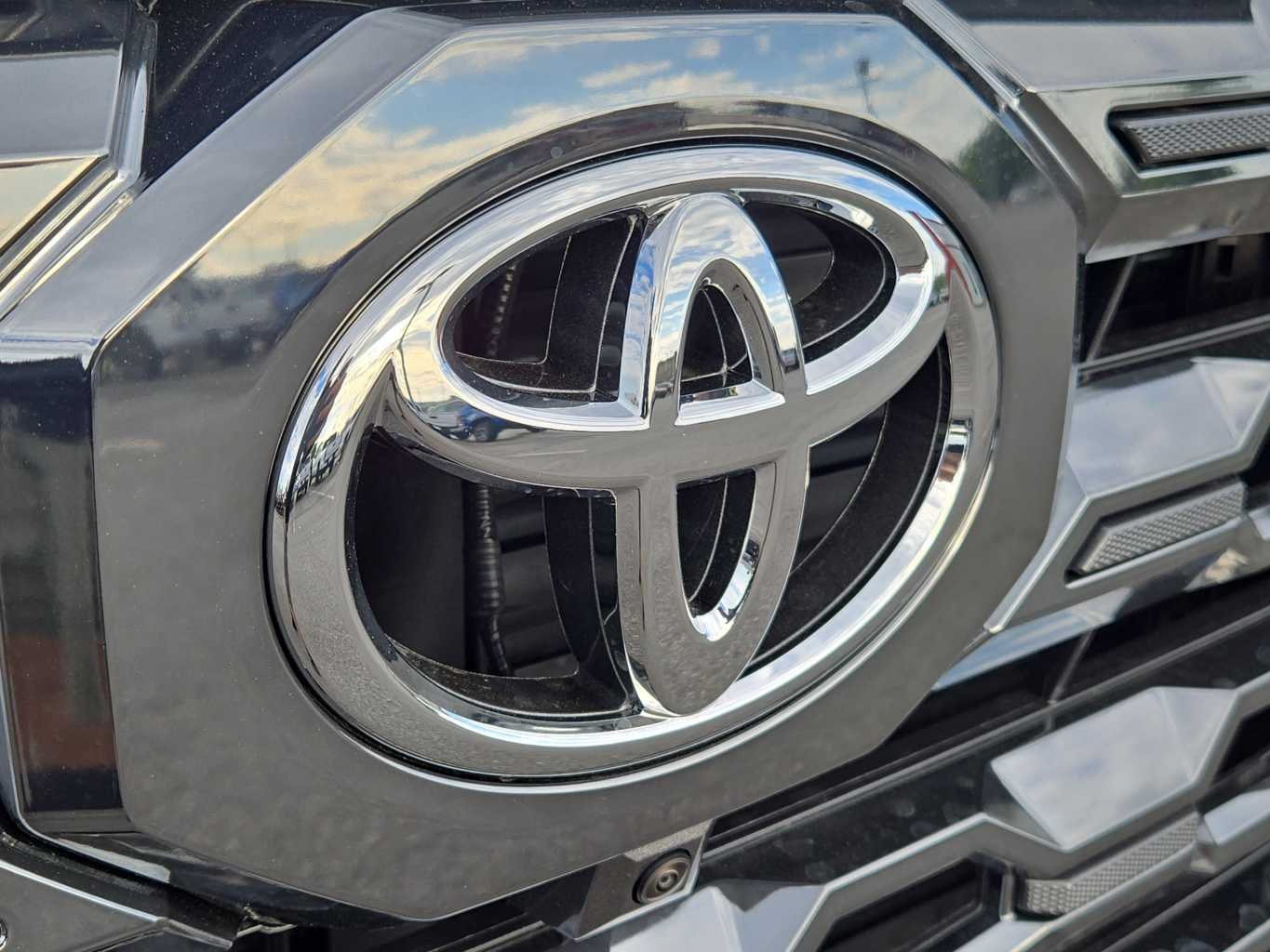 New 2026 Wind Chill Pearl Toyota Platinum i-FORCE MAX image 16