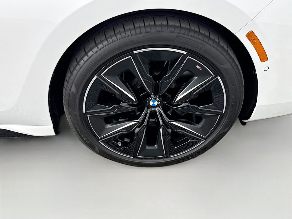Used 2026 White Metallic BMW eDrive50 image 32