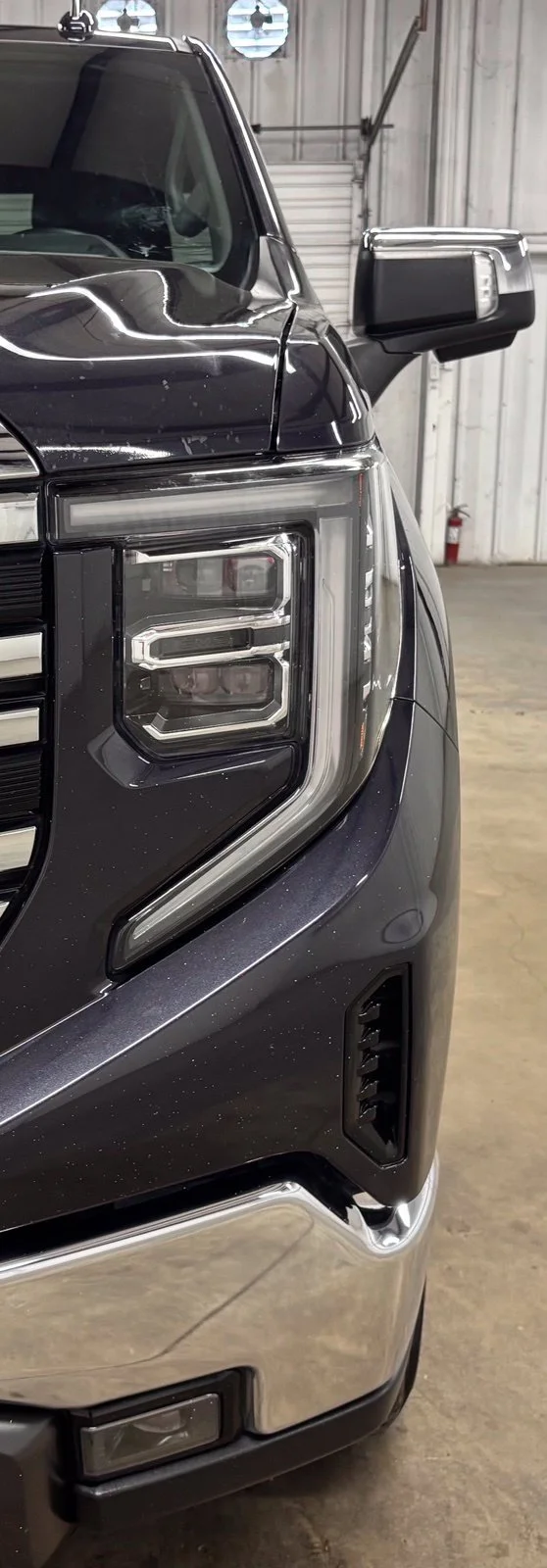 Used 2022 Silver GMC SLT image 9