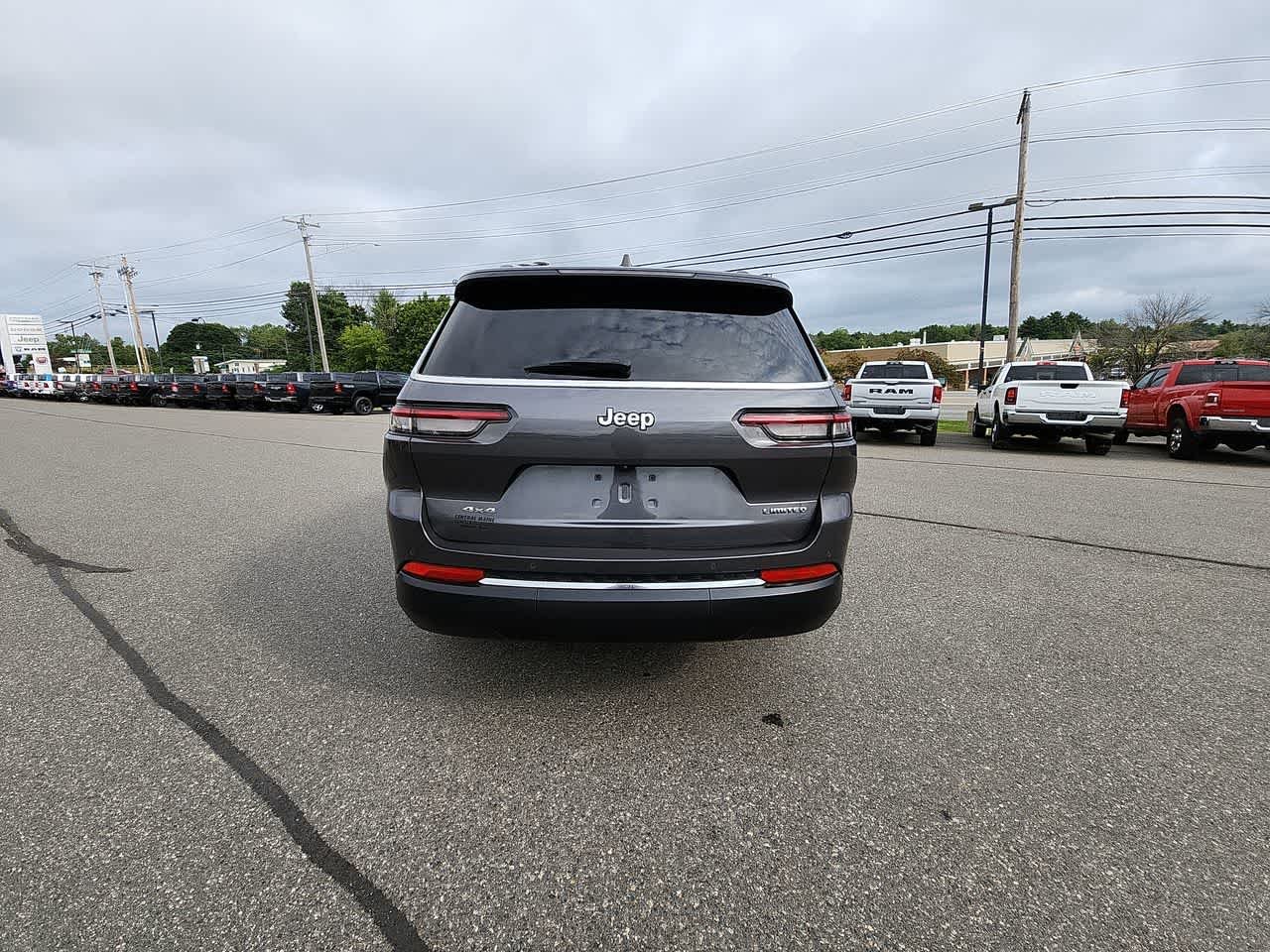 Used 2023 Baltic Gray Metallic Clearcoat Jeep Limited image 8