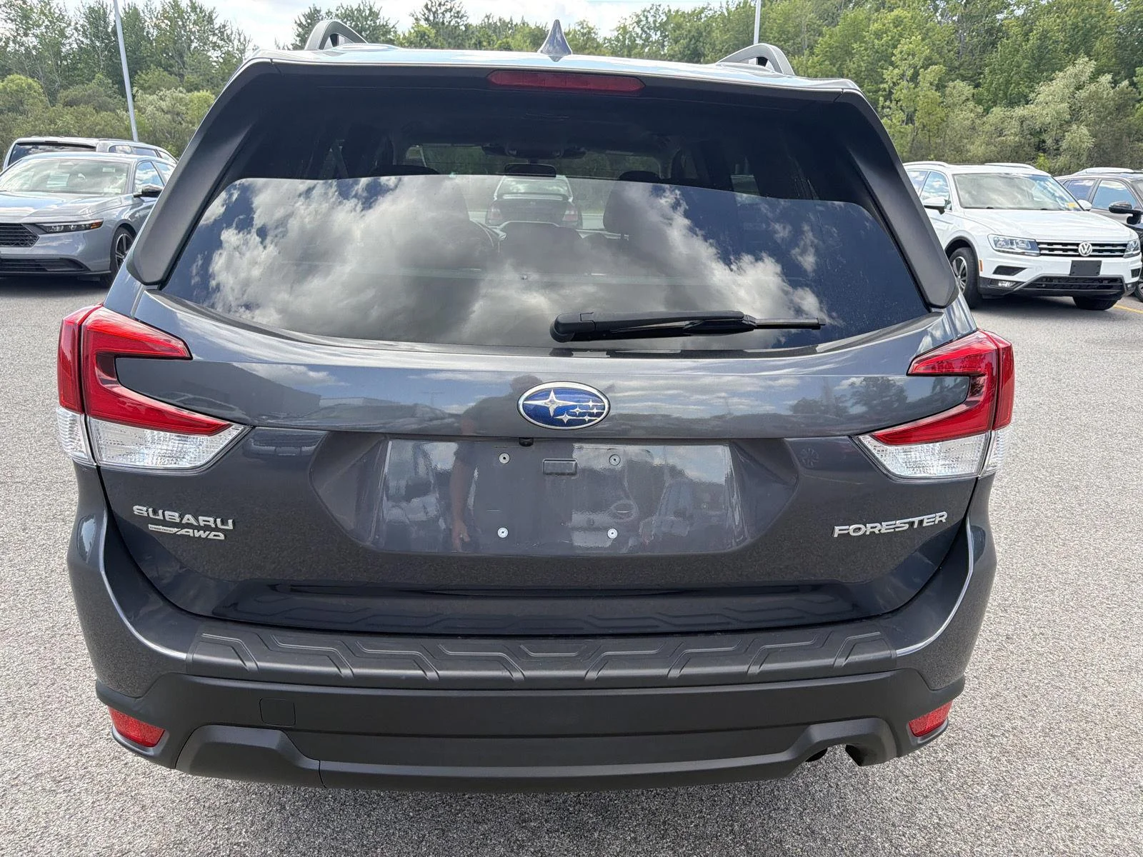 Used 2022 Magnetite Gray Metallic Subaru Premium image 7