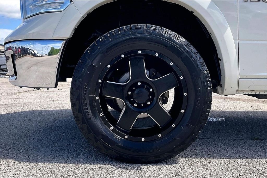 Used 2017 White Ram Laramie image 35