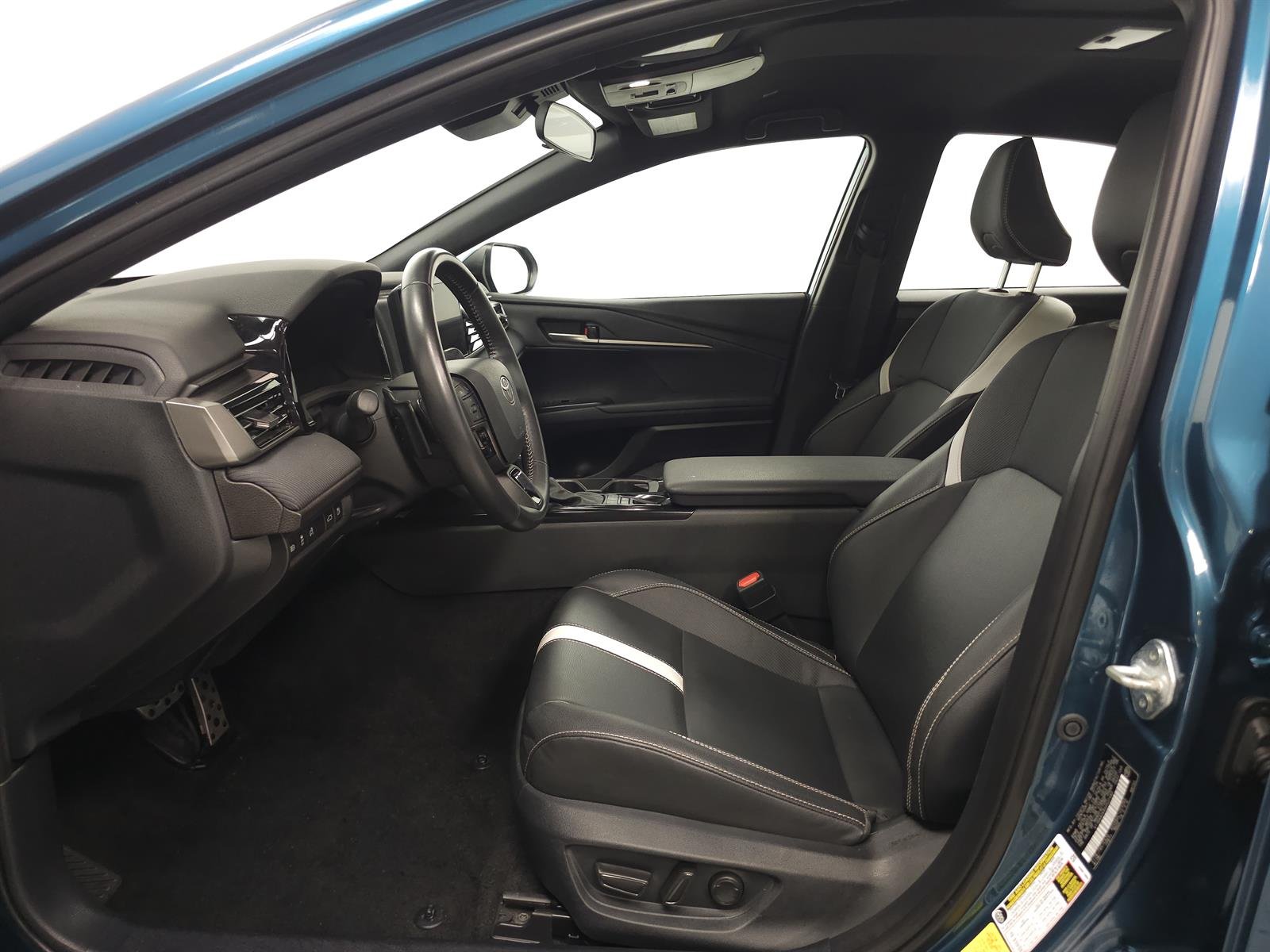 Certified Used 2025  Toyota SE image 4