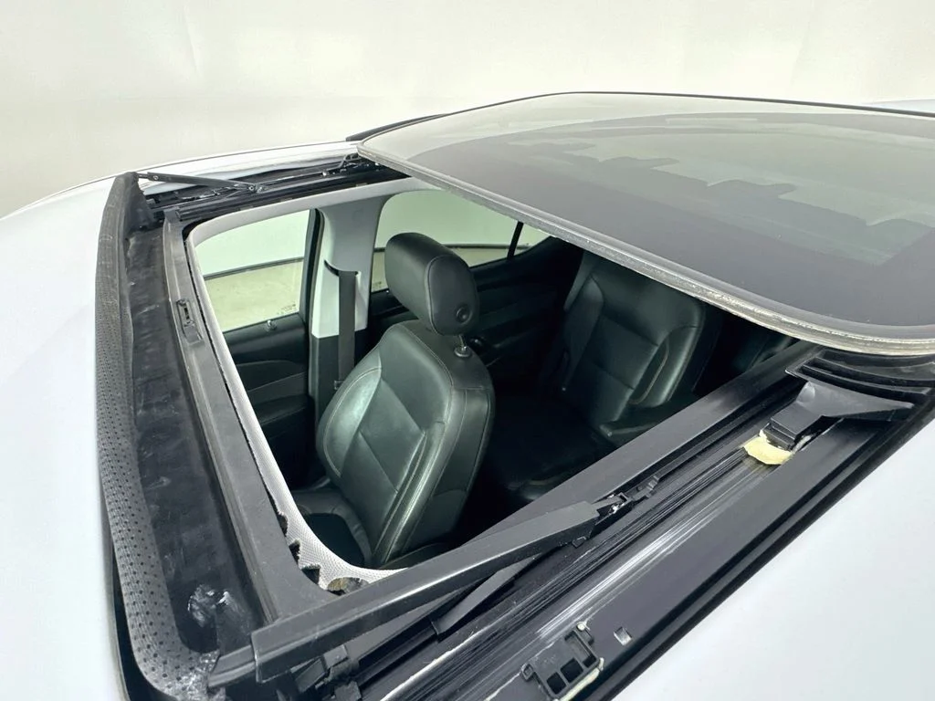 Used 2020 Summit White Chevrolet Premier image 27