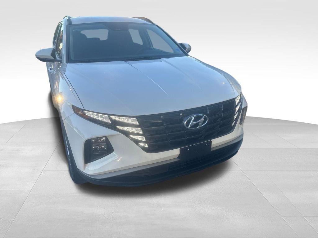 Used 2024 White Hyundai SEL image 31