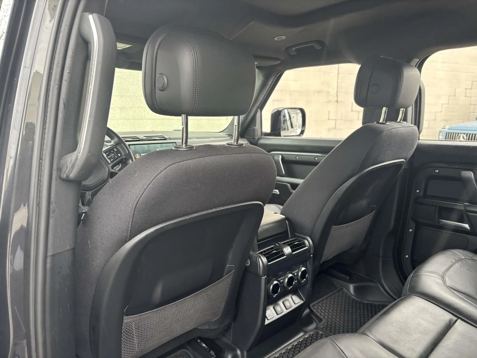 Used 2025 Gray Land Rover V8 image 22